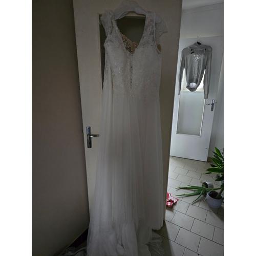 Robe de mariee Cymbeline Achat neuf ou d occasion au meilleur prix